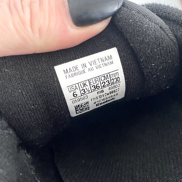 REEBOK Classic Black Runners - Picture 8 of 8